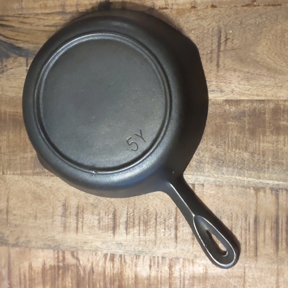 Vintage Unmarked BSR Cast Iron Skillet, #5 - Picture 10 of 13